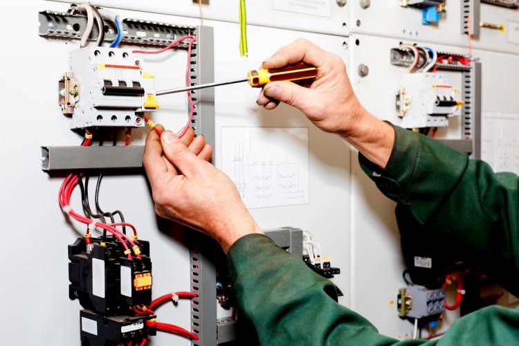 Examen nivelatorio del Curso de Electricidad