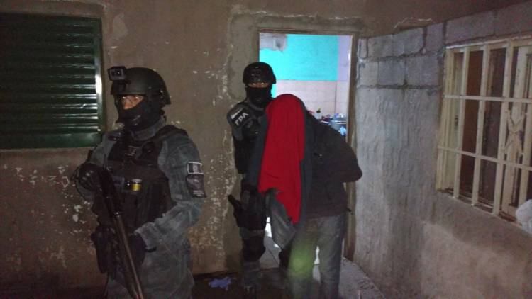 TRES PUNTOS DE VENTA CERRADOS Y DOS DETENIDOS EN OPERATIVO CONTRA EL NARCOMENUDEO EN RÍO CUARTO
