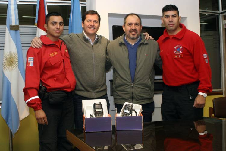 Entrega de elementos de comunicación al grupo GERS