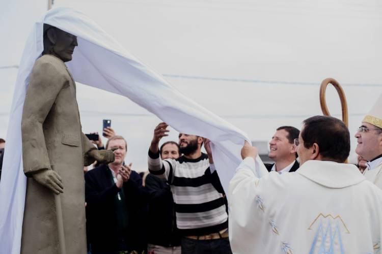SE  INAUGURÓ LA PRIMERA ETAPA DE LA PLAZA EN MEMORIA DE MONS. JUAN OSVALDO VIDOTTO