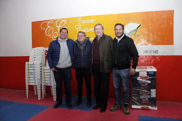 APORTES POR PARTE DEL MUNICIPIO AL CENTRO VECINAL ENRIQUE BRIZIO 