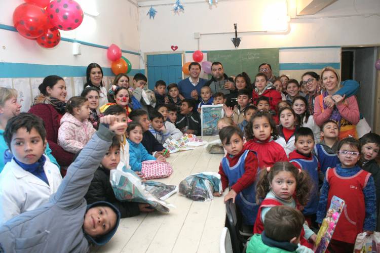 El Intendente participó del festejo del Día del Niño en la escuela Martín de Güemes