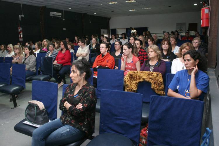 Concurrida charla de detección precoz del Autismo