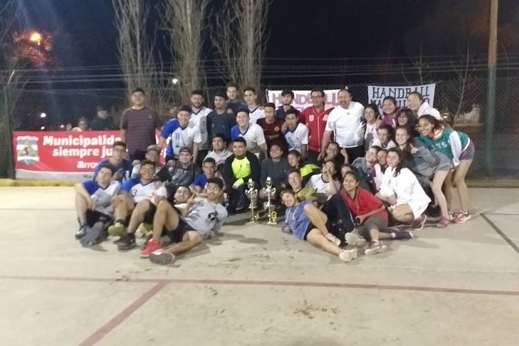 Amistoso de Hándbol en el Polideportivo