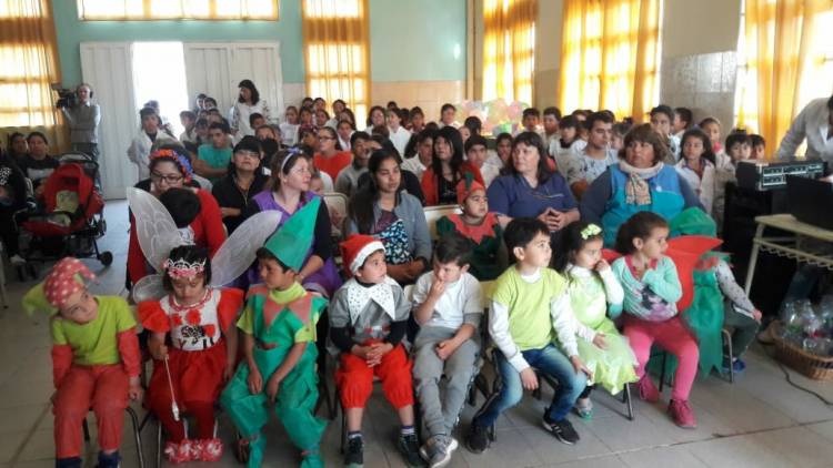 Acto oficial del Día del Maestro