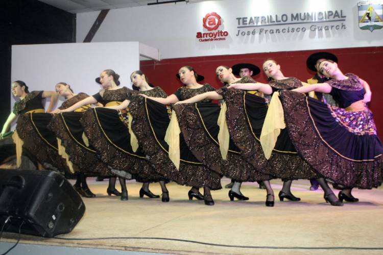 Muestra artística del Centro Vecinal Xanaes