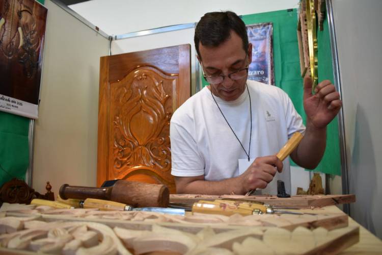 El Artesano Néstor Lázaro participó de la 37° Feria Internacional