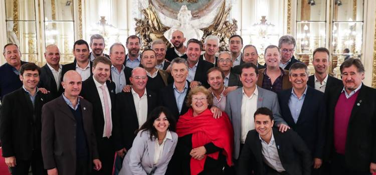 EL INTENDENTE CRAVERO JUNTO AL PRESIDENTE MAURICIO  MACRI