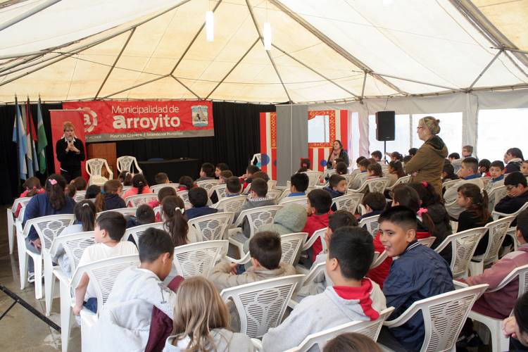 Comenzó la XXIII Feria del Libro “Inés Dávila de Olocco” 