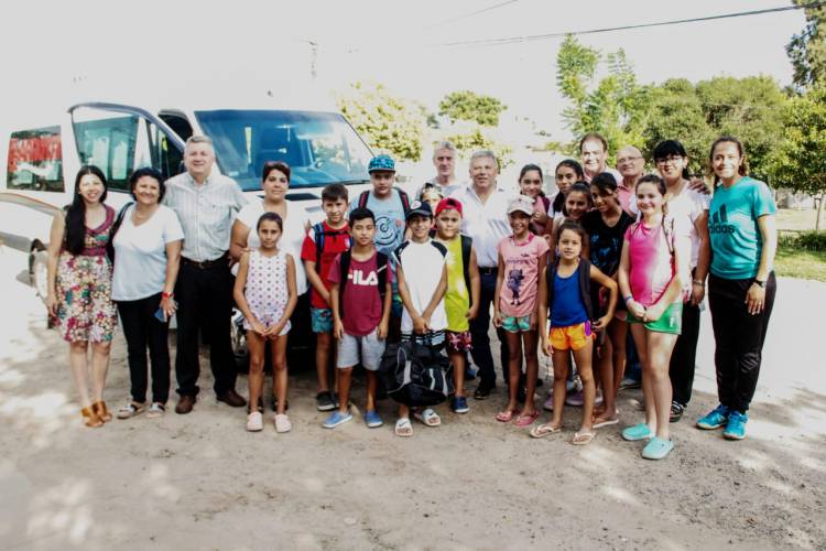 El Intendente estuvo presente en la primera salida de transporte gratuito que une El Fuertecito y Arroyito