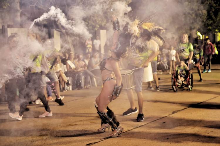 Carnavales: Más de 3500 personas disfrutaron de una noche impresionante