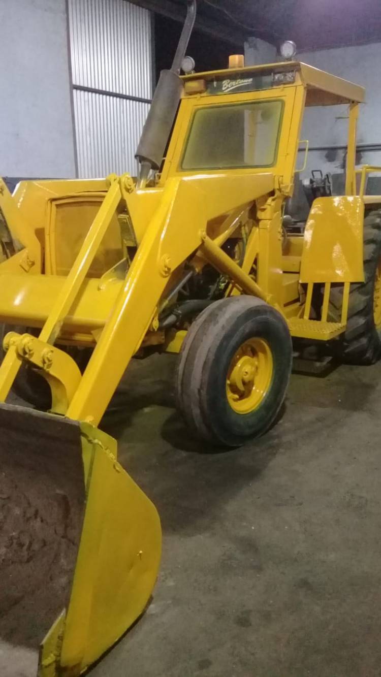 GRAN TRABAJO DE REPARACIÓN DE MAQUINARIAS DEL ÁREA DE SERVICIOS PÚBLICOS