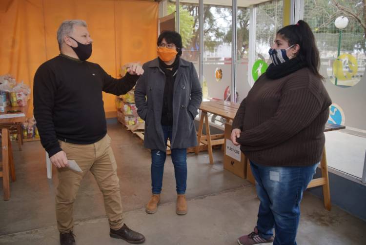 ENTREGA DE MÓDULO DE ALIMENTOS PARA EMPLEADOS PLANTA PERMANENTE, CONTRATADOS Y BENEFICIARIOS BECAR