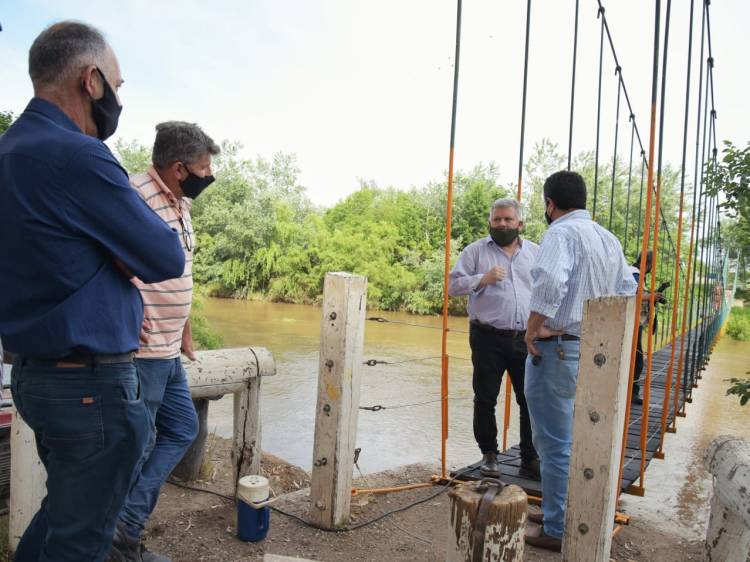 LA MUNICIPALIDAD REALIZA UNA RESTAURACIÓN COMPLETA DEL PUENTE COLGANTE