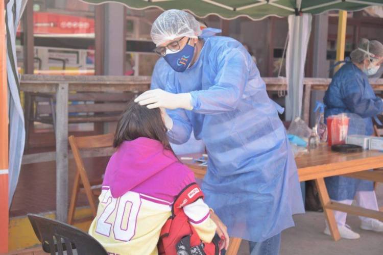 De 28 chicos 16 positivos de COVID en Arroyito tras su viaje a Bariloche