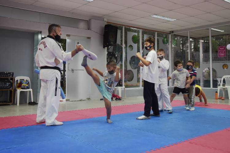 EL POLIDEPORTIVO MUNICIPAL BRINDA DISTINTAS ACTIVIDADES DEPORTIVAS PARA NIÑOS, JÓVENES Y ADULTOS