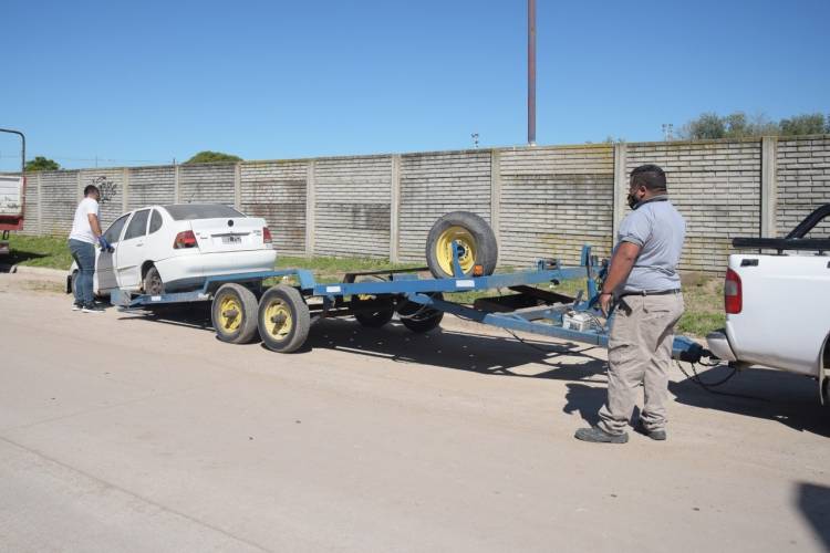 EL MUNICIPIO DE ARROYITO LOGRÓ REMOVER 34 VEHÍCULOS ABANDONADOS EN LA VÍA PÚBLICA