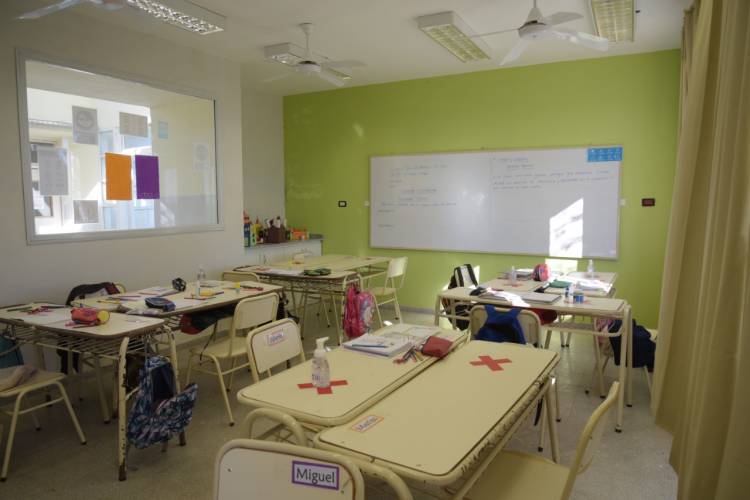 MEJORAS Y ARREGLOS EN LA ESCUELA DE EL DESCANSO: DEAN GREGORIO FUNES