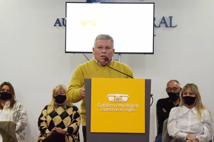 EN ARROYITO, EL INTENDENTE BENEDETTI, TODO EL EJECUTIVO Y LOS CONCEJALES OFICIALISTAS DONARON PARTE DE SU SUELDO PARA AYUDAR A COMERCIOS