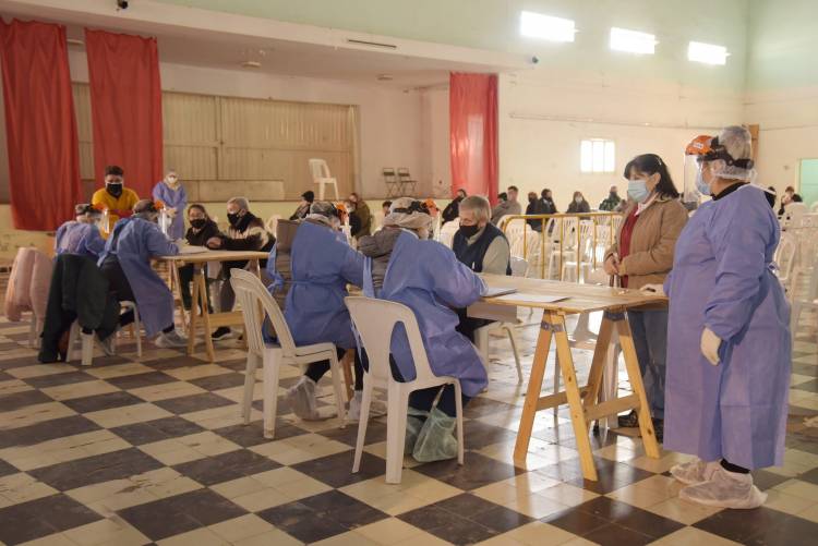 CONTINUA LA BAJA DE CASOS POSITIVOS DE COVID EN LA CIUDAD