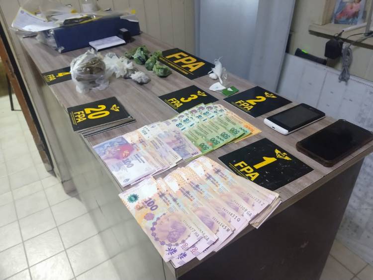 VENDÍA DROGAS EN DISTINTAS LOCALIDADES DEL SUR CORDOBÉS Y FUE DETENIDO CON MÁS DE 600 DOSIS DE DROGAS