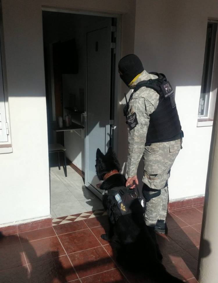 VENDÍA DROGAS EN DISTINTAS LOCALIDADES DEL SUR CORDOBÉS Y FUE DETENIDO CON MÁS DE 600 DOSIS DE DROGAS