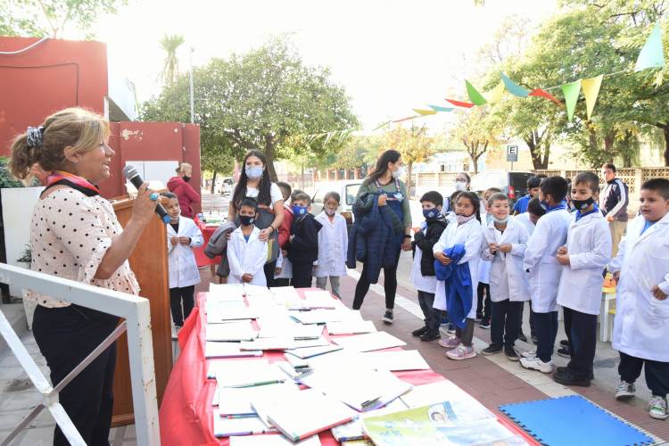 COMENZÓ LA 14° FERIA DEL LIBRO «HABÍA UNA VEZ»