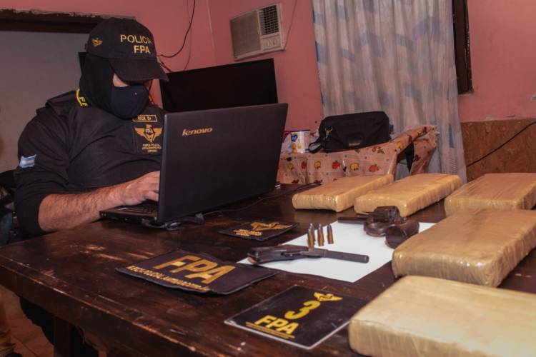 FPA DESARTICULÓ UNA ORGANIZACIÓN NARCO, QUE ERA DIRIGIDA POR UN PRESO DESDE LA CARCEL DE SAN FRANCISCO Y OPERABA EN CÓRDOBA Y SANTA FE. SIETE DETENIDOS Y MÁS DE SEIS KILOS DE DROGAS SECUESTRADAS