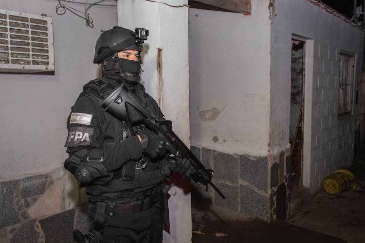 FPA DESARTICULÓ UNA ORGANIZACIÓN NARCO, QUE ERA DIRIGIDA POR UN PRESO DESDE LA CARCEL DE SAN FRANCISCO Y OPERABA EN CÓRDOBA Y SANTA FE. SIETE DETENIDOS Y MÁS DE SEIS KILOS DE DROGAS SECUESTRADAS