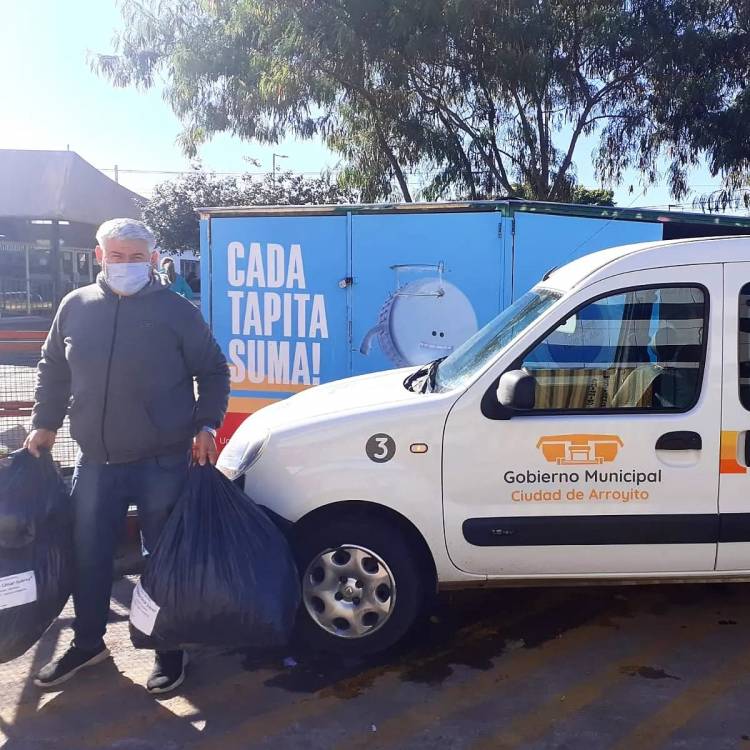 ENTREGA DE TAPITAS A LA ASOCIACIÓN HOSPITAL INFANTIL DE CÓRDOBA