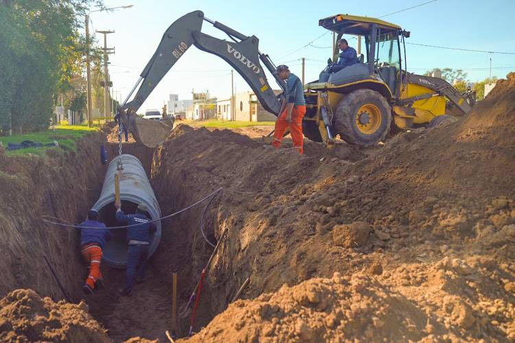 OBRAS HISTÓRICAS: INICIO LA OBRA DE DESAGÜES SOBRE CALLE VAUDAGNA