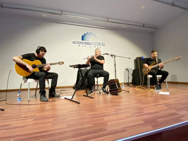 DIÓ COMIENZO EL CICLO UNPLUGGED EN EL AUDITORIO CORAL