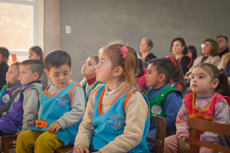 LAS INFANCIAS FUERON PROTAGONISTAS DE SU PLAZA, ELIGIENDO EL NOMBRE Y DEJÁNDOLA FORMALMENTE INAUGURADA