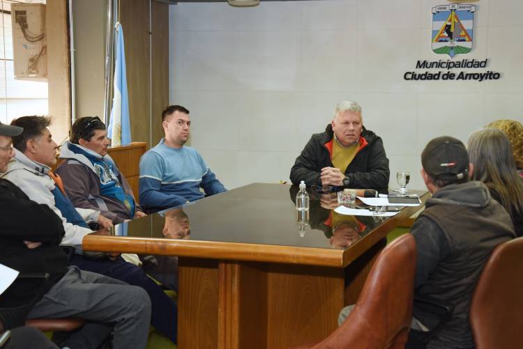 EL INTENDENTE SE REUNIÓ CON MICROEMPRENDEDORES PRODUCTORES DE LADRILLOS BLOQUES