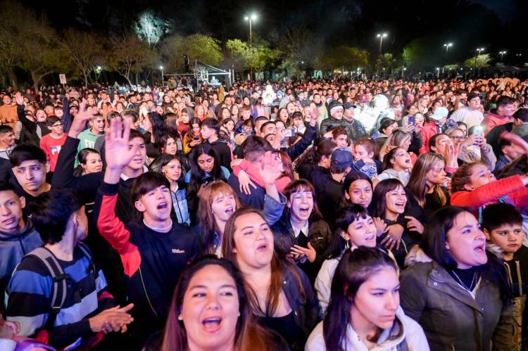“EL FESTIVAL DE LA PRIMAVERA LLEGÓ PARA QUEDARSE Y LO RECUPERAMOS TODOS JUNTOS” EXPRESÓ BENEDETTI