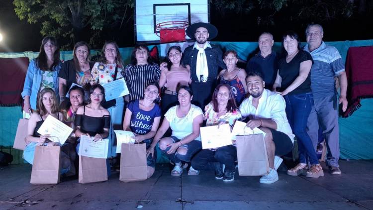 EL CENTRO VECINAL XANAES REALIZÓ SU CIERRE DE AÑO