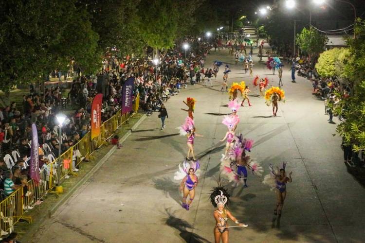 LOS CARNAVALES DE LA DULCE CIUDAD SE HICIERON SENTIR EN EL SECTOR SUR Y LA REGIÓN