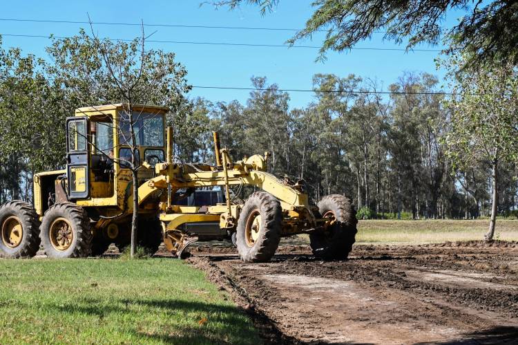 EL MUNICIPIO REALIZA ARREGLO DE CALLES DE TIERRA EN EL FUERTECITO