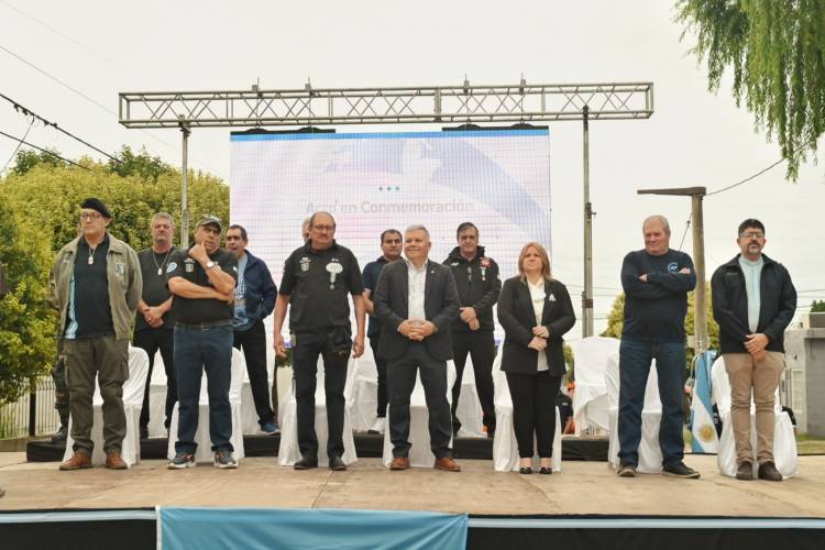 VETERANOS DE ARROYITO RECIBIERON LA «MONEDA NACIONAL» ACUÑADA ESPECIALMENTE EN HOMENAJE A LA GESTA DE MALVINAS