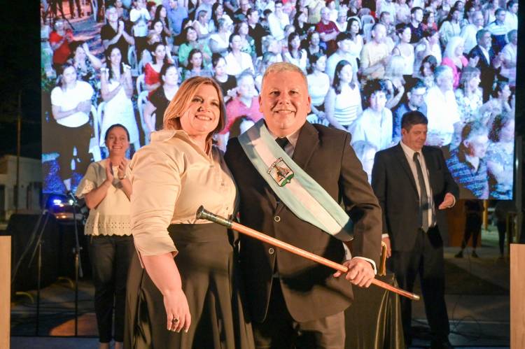 CON UNA MULTITUDINARIA CONCURRENCIA EL INTENDENTE BENEDETTI ASUMIÓ SU CUARTO PERÍODO DE GOBIERNO