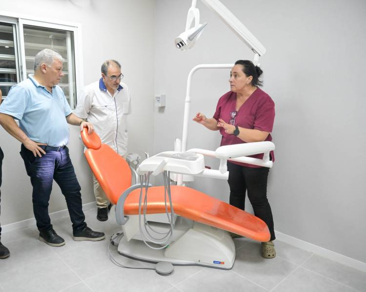 ARROYITO INVIERTE MÁS DE 6 MILLONES EN LA NUEVA SALA PARA EL SERVICIO DE ODONTOLOGÍA Y SILLÓN DE ÚLTIMA TECNOLOGÍA