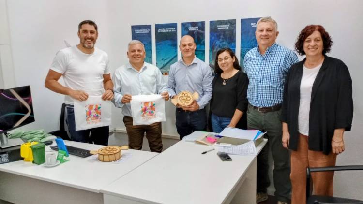 Importante reunión en el Ministerio de Ambiente