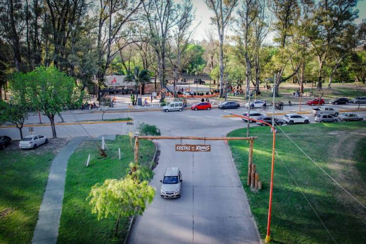 Arroyito adoquina 15.000 m² en la avenida central de su Costanera