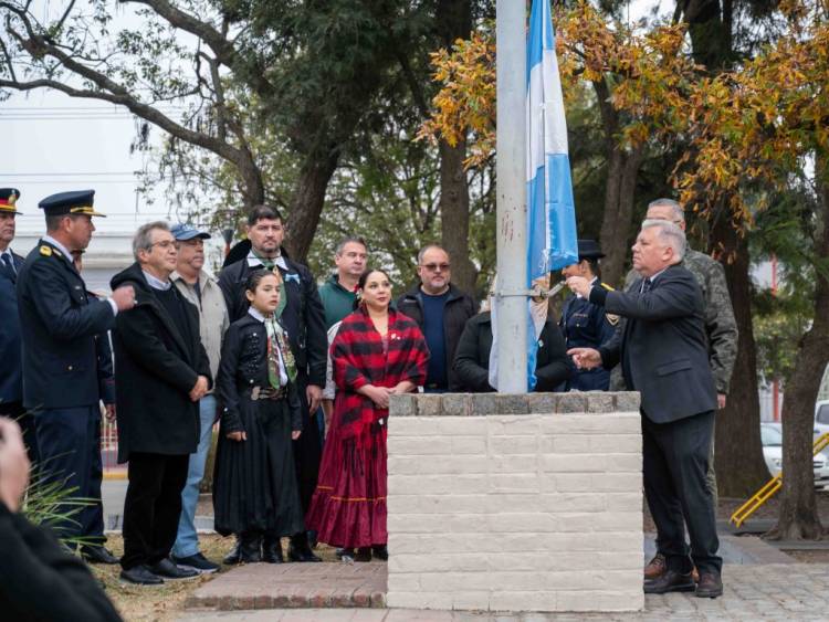 Arroyito rindió homenaje a la Revolución de Mayo